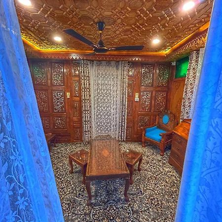 Готель Exotic Young Shreen Houseboat Срінагар Екстер'єр фото