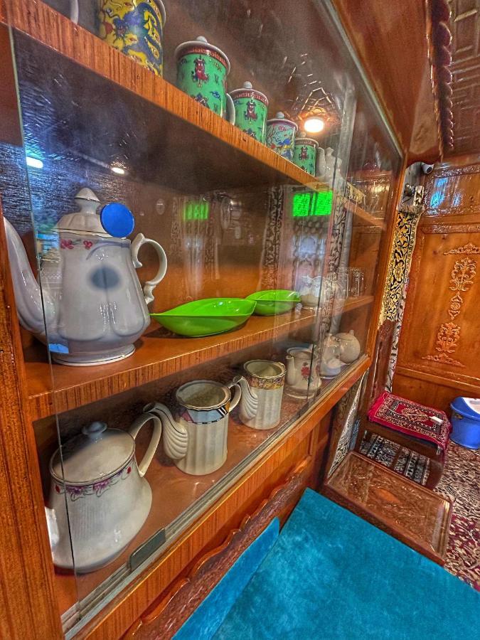 Готель Exotic Young Shreen Houseboat Срінагар Екстер'єр фото