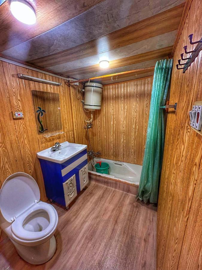 Готель Exotic Young Shreen Houseboat Срінагар Екстер'єр фото