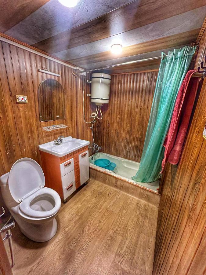 Готель Exotic Young Shreen Houseboat Срінагар Екстер'єр фото