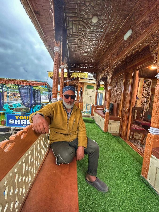Готель Exotic Young Shreen Houseboat Срінагар Екстер'єр фото