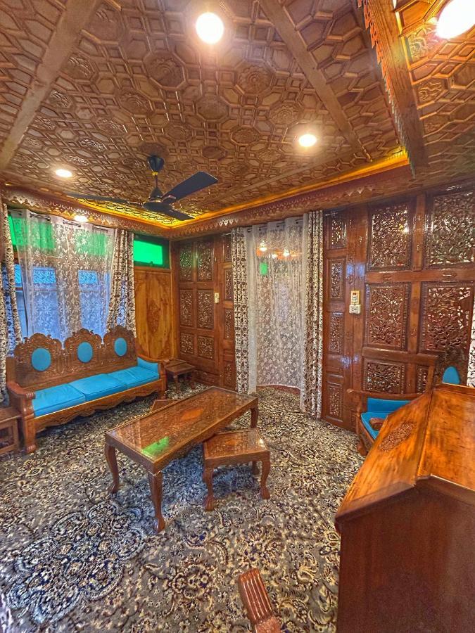 Готель Exotic Young Shreen Houseboat Срінагар Екстер'єр фото