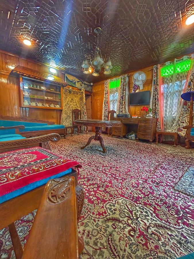Готель Exotic Young Shreen Houseboat Срінагар Екстер'єр фото
